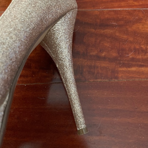 Steve Madden Gold Glitter ‘Caryssa’ Pumps sz 9.5 - Picture 5 of 13